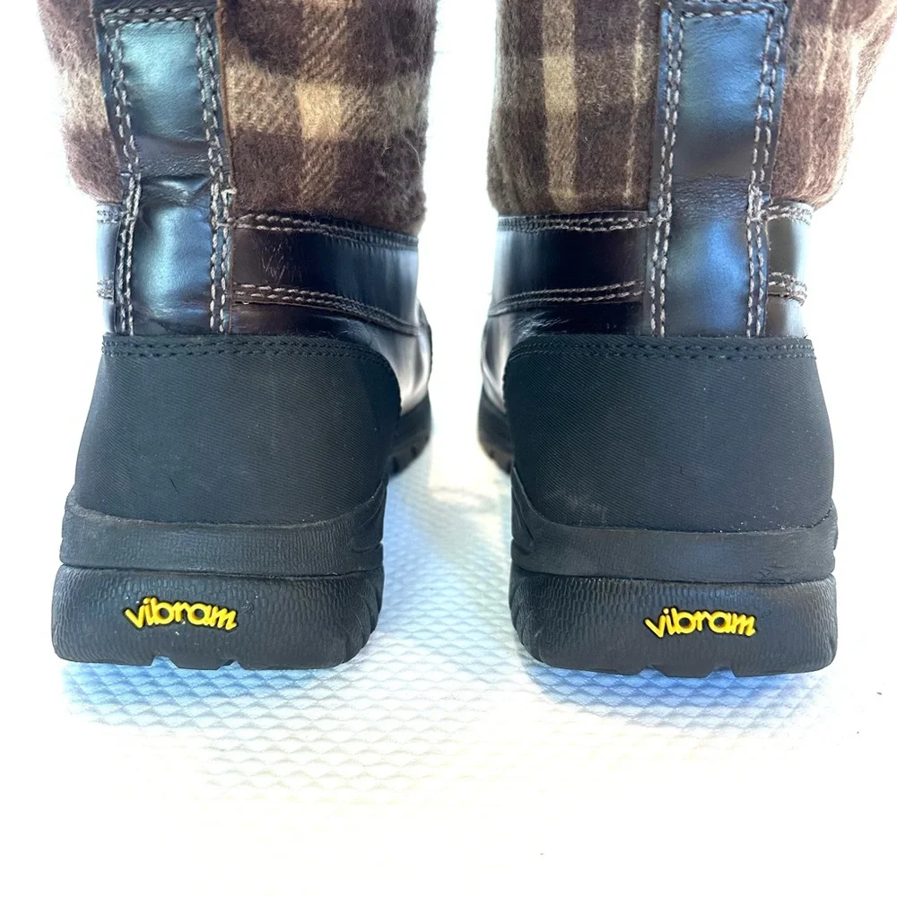 UGG lace up